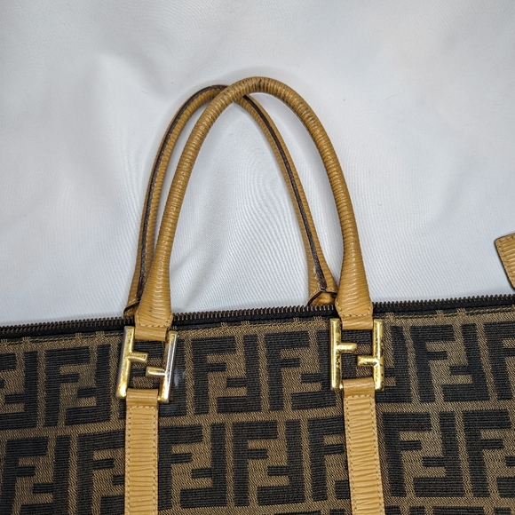 FENDI Preloved Vintage Fendi Tote - Picture 4 of 9